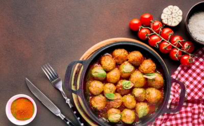 Фасолевые фрикадельки с сыром и базиликом: быстрый ужин для всей семьи — 3 ингредиента и простой рецепт