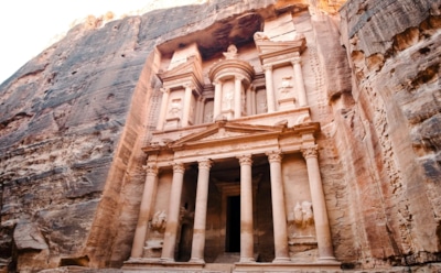 Тайное захоронение под мавзолеем в Петре: древняя гробница времен Ареты IV — уникальная находка