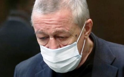 Уже почти не разговаривает: Михаил Ефремов сильно заболел в колонии