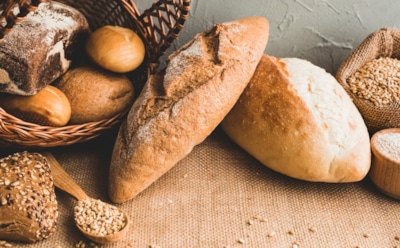 Когда стоит забыть о хлебе: как он влияет на здоровье ЖКТ и какие альтернативы выбрать — важные советы диетолога