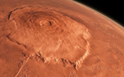 Неожиданные выбросы газа на Марсе: признаки возможной вулканической активности — новые данные ученых