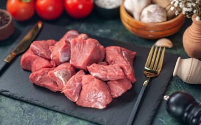 Одним мясом сыт не будешь: скрытые угрозы для здоровья из-за диеты — недостаток витаминов и проблемы с сердцем