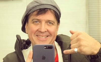 Встал на колено и протянул помидор: актер «Кармелиты» Денис Матросов женился в третий раз