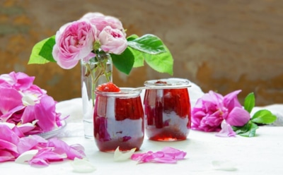 Ароматное варенье из роз: нежные лепестки в сиропе — идеальное дополнение к десертам