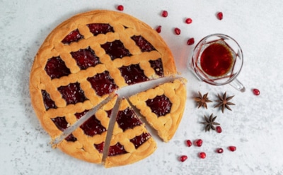 Простой пирог — минимум ингредиентов: рецепт с вареньем — вкусный десерт за полчаса