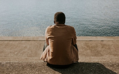 Тревожные последствия одиночества: удар по сердцу и иммунитету — ученые о рисках для здоровья