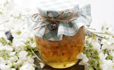 Акациевое варенье: ароматный десерт из цветов — рецепт нежного лакомства