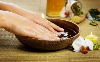 Приятное расслабление: ванночки с шалфеем для кожи рук — вечерний ритуал для уюта