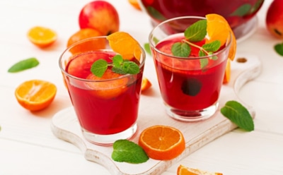 Безалкогольный пунш: согревающий напиток с фруктами и пряностями — идеален для зимних вечеров