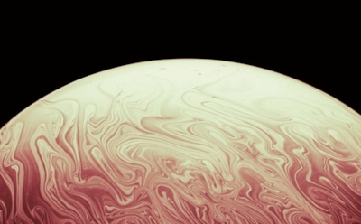 Магия Юпитера в кадре: «Юнона» передала четкие снимки газового гиганта — новый взгляд на планету и спутники