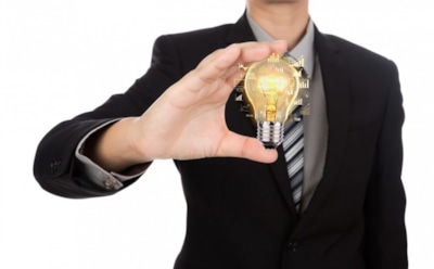 Энергия через кожу: ученые протестировали беспроводную зарядку на расстоянии — новые возможности для гаджетов