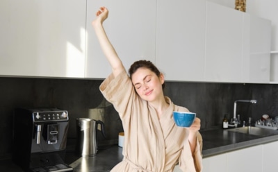 Утренняя бодрость: советы по пробуждению от экспертов — вентиляция, освещение и легкий завтрак