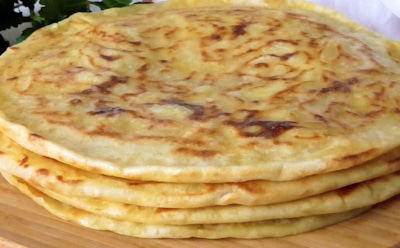 Дагестанские лепешки чуду: рецепт с сыром и укропом — ароматное угощение на сухой сковороде