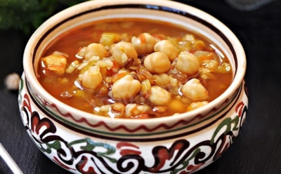 Харира — шелковистый марокканский суп: нут, специи и свежесть лимона — яркое блюдо для праздника