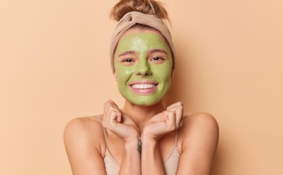 Травяные маски для кожи в холодное время: увлажнение и защита — рецепты от стянутости и шелушения