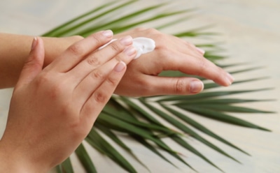 Уход за кожей рук зимой: советы для сохранения мягкости и красоты — питание, кремы и защита