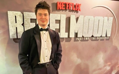 Звезда «Полового воспитания» предстанет перед судом: Александр Вествуд обвинен в 26 преступлениях