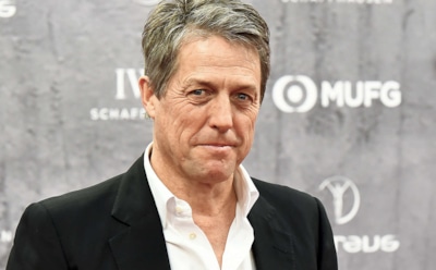 Нет покоя даже в туалете: Хью Грант пожаловался на «невыносимую жизнь» с пятью детьми