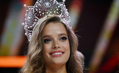 Россиянки покоряют модный Олимп: 18-летняя Валентина Алексеева вышла в финал «Мисс Вселенная»