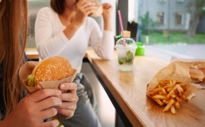 Последствия переедания: как избежать проблем с пищеварением — советы диетолога для здоровья