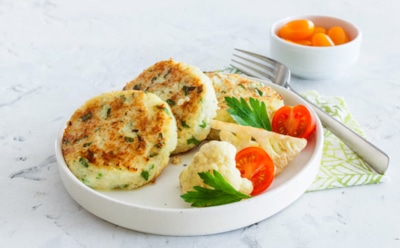 Цветная капуста на замену мясу: попробуйте легкие вегетарианские котлеты — рецепт со вкусом и пользой