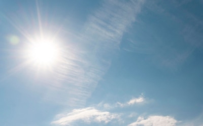 Переработка пластика солнечным светом: экологичное решение для сложных отходов — новый метод ученых