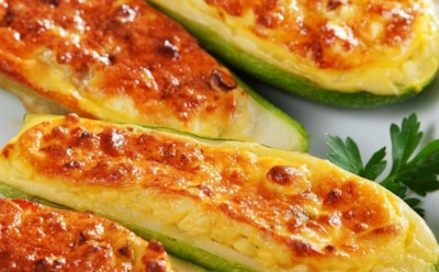 Запеченные кабачки с сыром: простой рецепт — ароматная закуска с пикантным вкусом