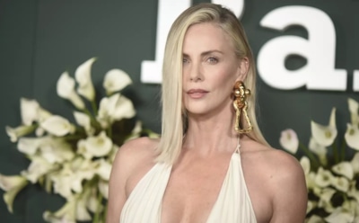 Шарлиз Терон бросила манекенщика и ищет любовь в Сети