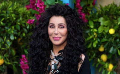 «Старее грязи»: певица Шер с юмором анонсировала завершение карьеры