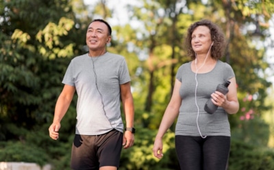 Физическая активность после 40 лет: ходьба продлевает жизнь — результаты исследования