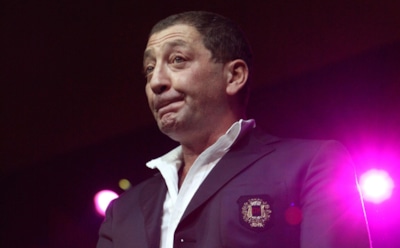 Лепс хвастается подарками от юной невесты, а она его троллит