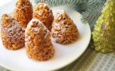Зимние «Еловые шишки»: десерт с печеньем и хлопьями — эффектное украшение стола