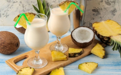 Тропическая классика зимними вечерами: безалкогольная «Пина колада» — рецепт яркого настроения