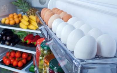 Берегите яйца: правильное хранение для продления срока годности — рекомендации и тесты на свежесть
