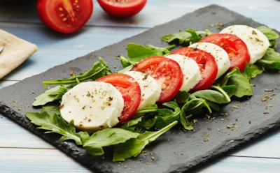 Изумительный салат «Капрезе»: итальянская классика в каждом кусочке — простота и изысканность вкуса