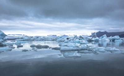 Пугающее исследование: арктические льды могут растаять уже к 2027 году — новые прогнозы и глобальные последствия