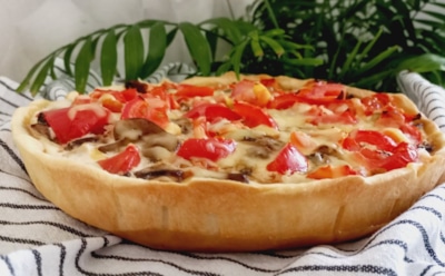 Картофельный пирог с грибами и помидорами: вкусный и полезный вариант для ужина — по-домашнему уютное блюдо