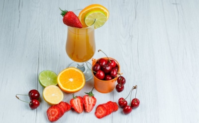 Шикарный напиток для вечеринки: волшебный коктейль без градуса «Фруктовый поцелуй» — яркий вкус и красота