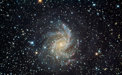 Расширение Вселенной: новые данные от «Джеймса Уэбба» — загадка напряженности Хаббла