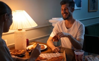 Поздние перекусы и риск для кожи: циркадные ритмы и защита от солнца — выводы ученых