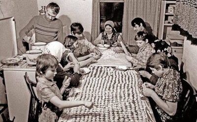 Лепка пельменей — семейный ритуал эпохи СССР: уютные воспоминания и секреты сближения — традиции приготовления