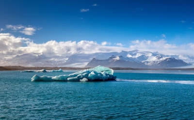 Ледниковое наводнение в Гренландии: озеро Каталина сбросило триллионы литров воды — новый природный вызов