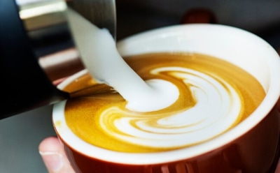 Кофе и ограничения по здоровью: кому стоит исключить напиток из меню — ответы врача