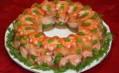 Добавьте морских ноток заливному: креветки с красной рыбой на праздничном столе — вкусно и ярко