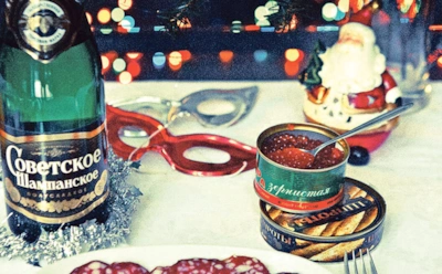 «Советское шампанское» — неизменный символ праздника: от времен СССР до современности — история легендарного напитка