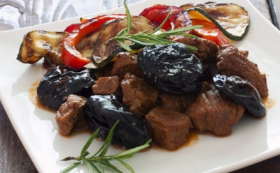 Жаркое с черносливом: праздничный вкус и аромат — простой рецепт для особых случаев