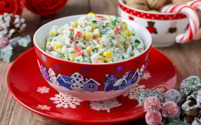 Устройте себе «Новогодний корпоратив»: простой рецепт эффектного праздничного салата — быстро и вкусно