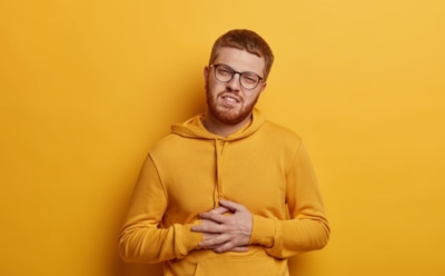 Как избежать кислотного рефлюкса на праздниках: меньше жира, больше овощей — советы гастроэнтеролога