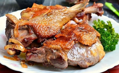 Гусь в новой интерпретации: как приготовить птичку в сухарях — необычный способ с ярким вкусом