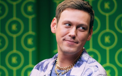 Антон Шастун засветился с избранницей: СМИ раскрыли личность девушки комика